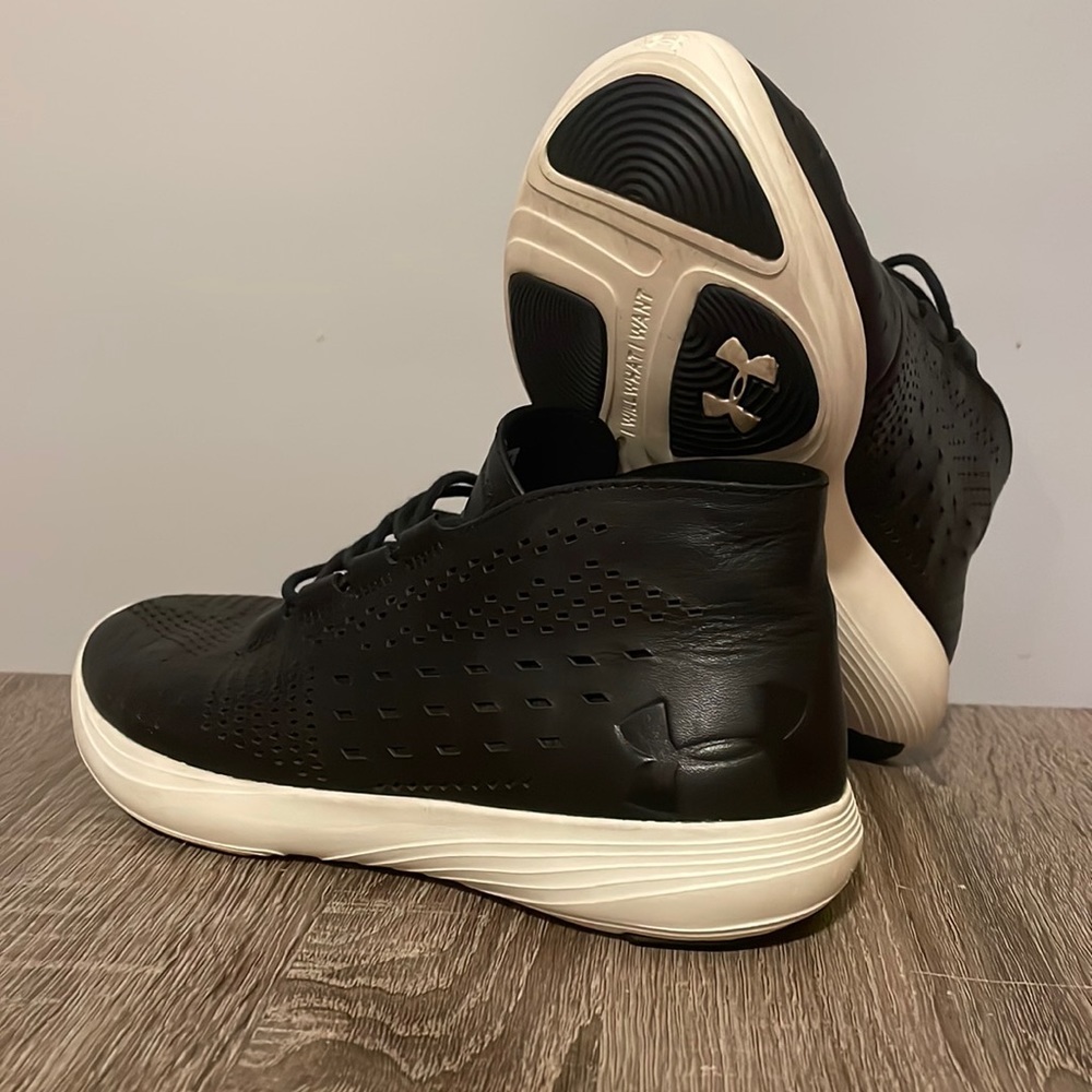 Under Armour Sneakers